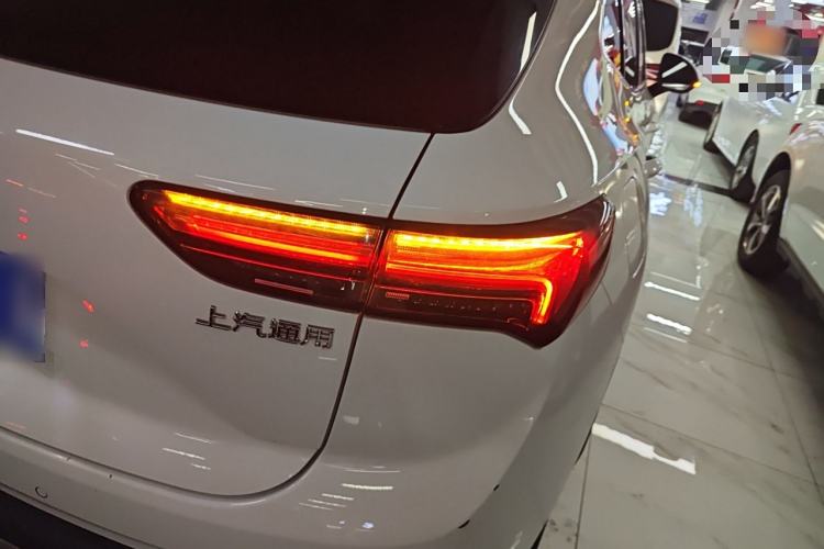 Used Buick Envision 2022 Encore S 652T Two-Wheel-Drive Luxury Model
