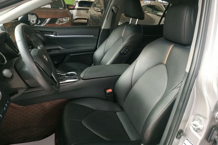 Used Toyota Camry 2021 2.0G Luxury Edition
