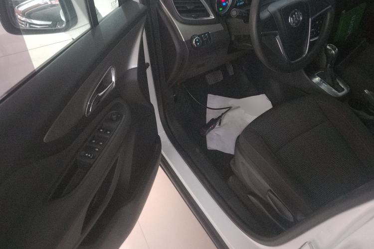 Used Buick Encore 2015 1.4T Automatic Two-Wheel Drive Urban Elite Version
