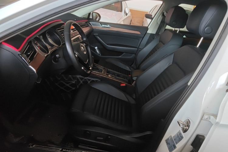 Used Volkswagen Magotan 2017 330TSI DSG Leading Model
