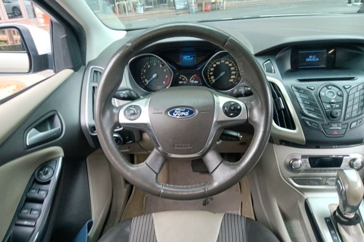 Used Ford Focus 2012 Sedan 1.6L Automatic Fashion Edition