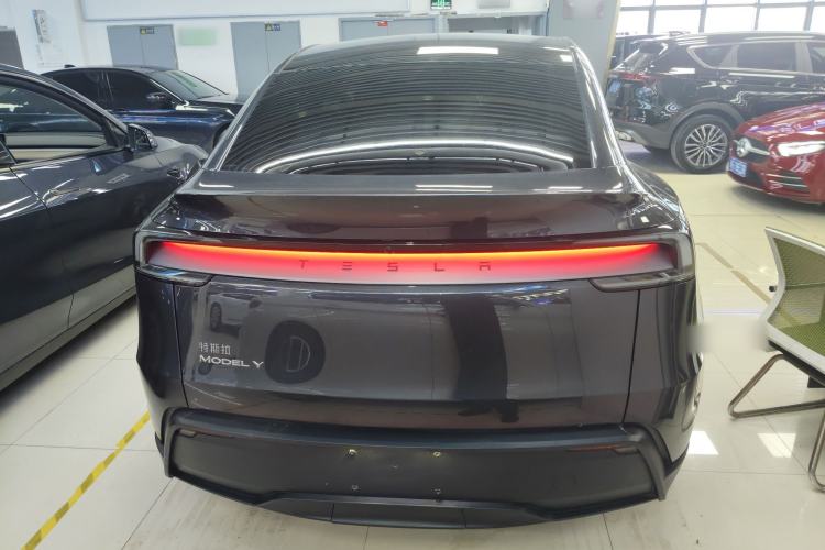 Used Tesla Model Y 2025 Rear-Wheel-Drive Version