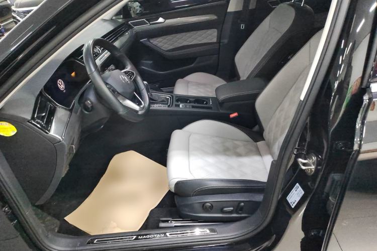 Used Volkswagen Magotan 2023 2 Million Units Limited Edition 330TSI DSG Leading Version