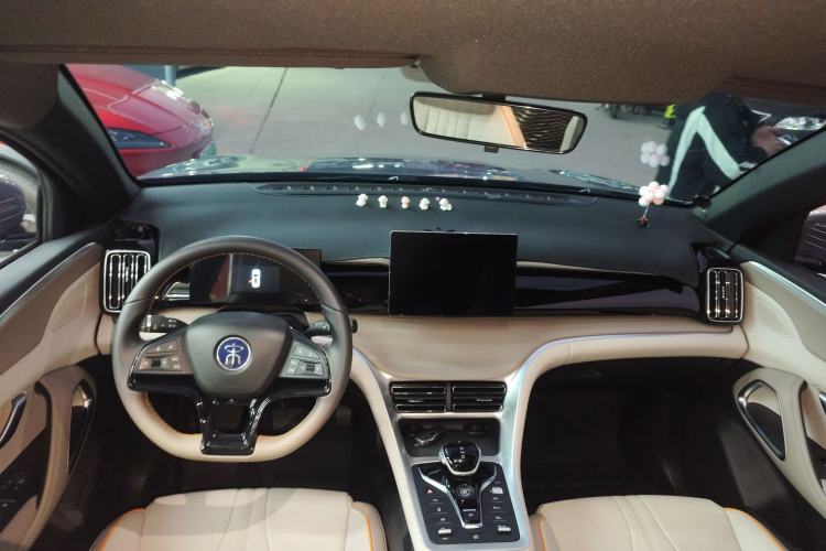 Used BYD Song Pro New Energy 2023 Champion Edition DM-i 71KM Navigation Model
