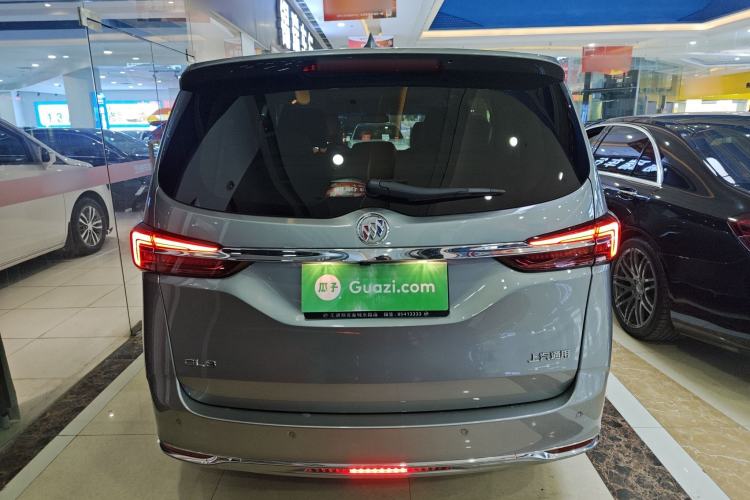 Used Buick GL8 2023 Facelifted Land Cruiser Executive Luxury Version