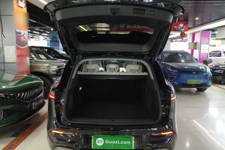 Used VOYAH FREE 2025 318 259 km All-Wheel-Drive Exploration Edition
