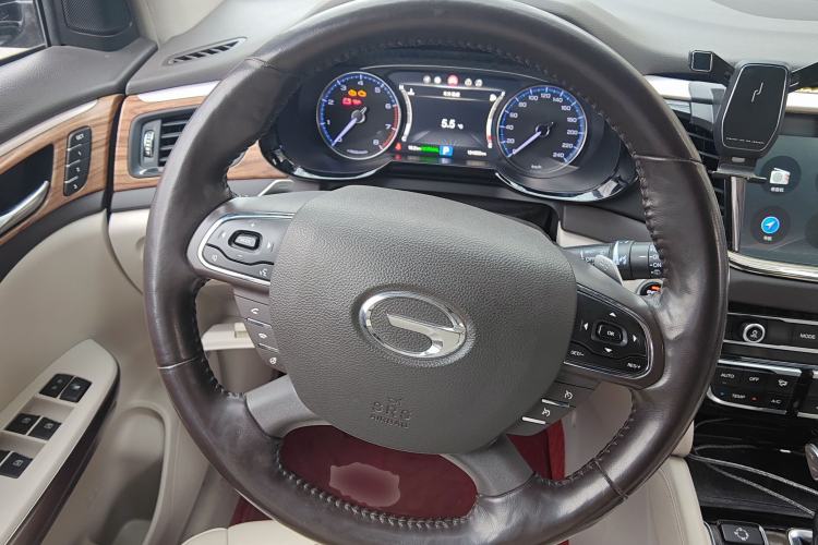 Used GAC Trumpchi GS8 2017 320T Two-Wheel Drive Luxury Smart Connectivity Version (7 Seats)
