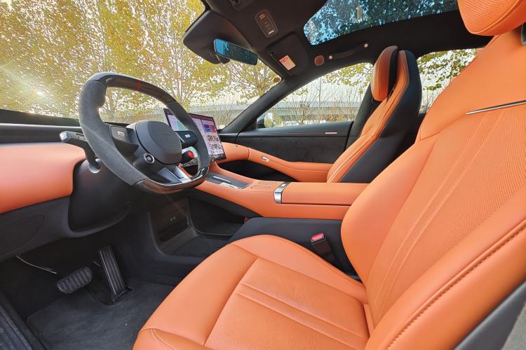 Used  YU7 2025 Ultra-Long Range High-Performance All-Wheel-Drive Max Edition