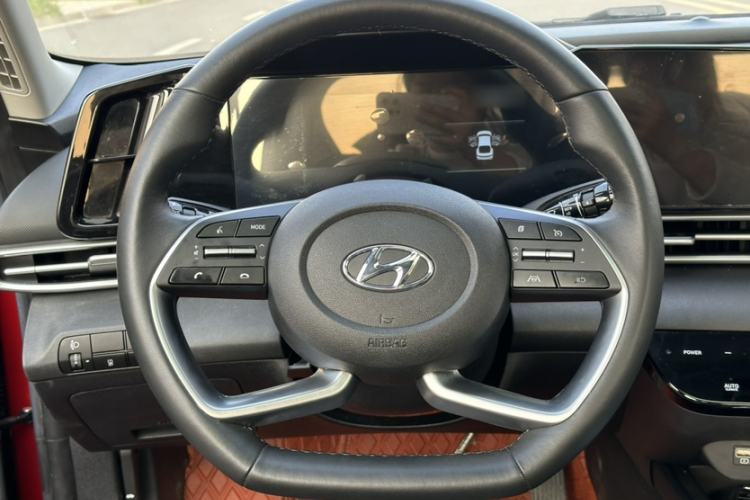 Used Hyundai Elantra 2021 1.5L CVT LUX Prestige Edition
