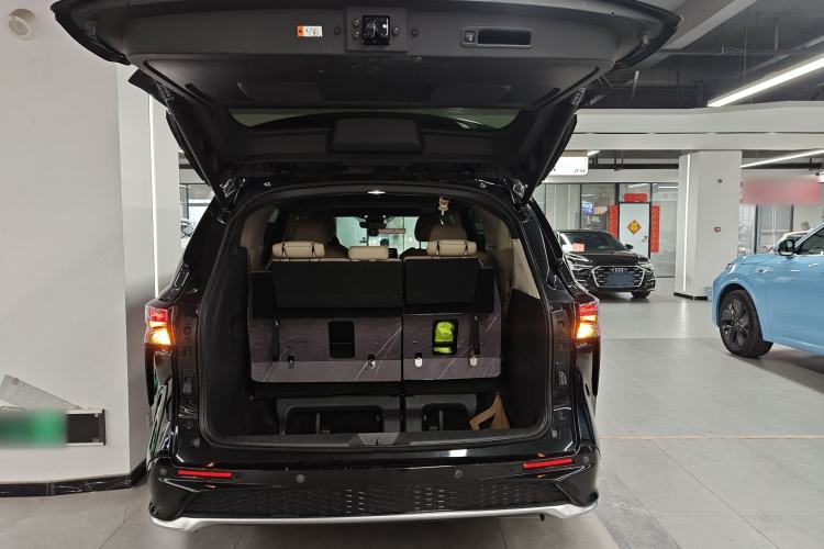 Used Toyota Granvia 2023 2.5L Hybrid Prestige PLUS Edition