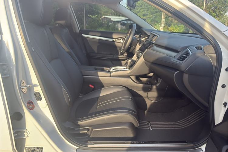 Used Honda Civic 2016 220TURBO CVT Prestige Edition
