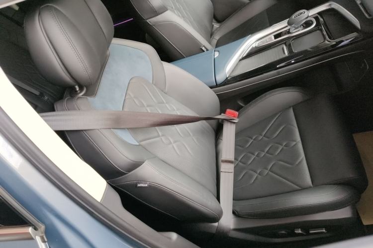 Used VOYAH FREE 2021 Four-Wheel Drive Standard Range-Extended Exclusive Luxury Package
