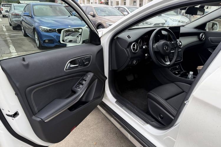 Used Mercedes-Benz GLA 2016 GLA 200 Fashion Model
