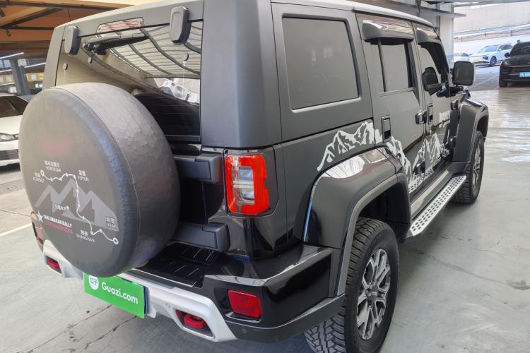 Used  BJ40 2023 2.0T Automatic Four-Wheel Drive Urban Hunter Edition Chivalrous Type
