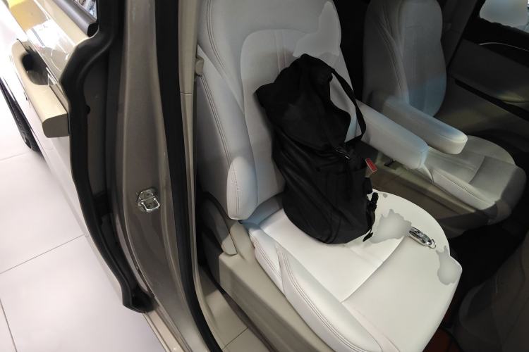 Used Buick GL8 2021 ES Landtrek 653T Comfort Edition