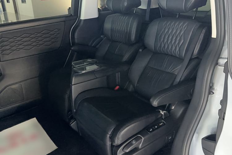 Used Honda Elysion 2024 2.0L eHEV Luxury Edition
