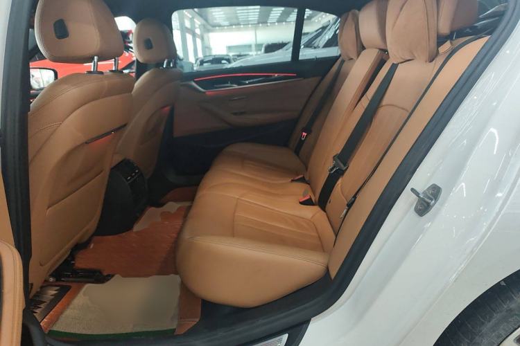 Used BMW 5 Series 2019 Facelifted 530Li Leading Edition M Sport Package
