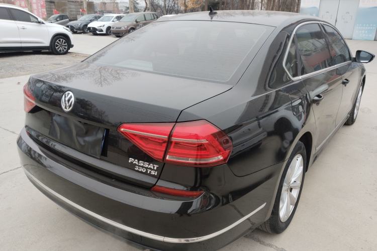 Used Volkswagen Passat 2017 330TSI DSG Luxury Edition
