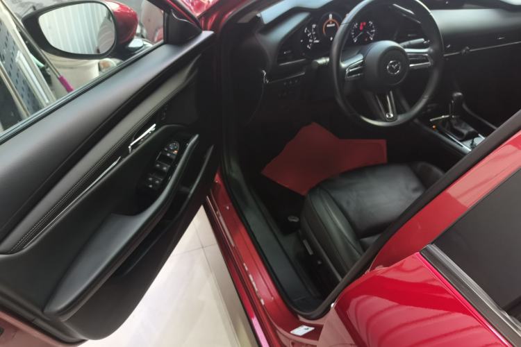 Used Mazda Mazda 3 Axela 2020 2.0L Automatic Luxury Version
