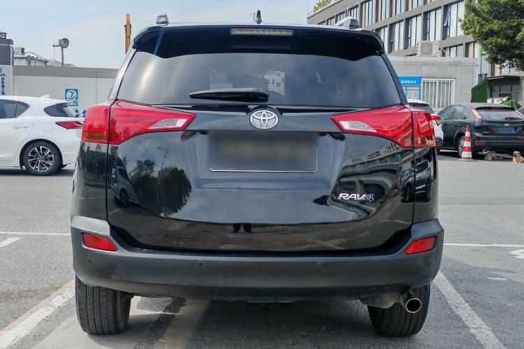 Used Toyota RAV4 2015 2.0L CVT Two-Wheel Drive Fashion Edition
