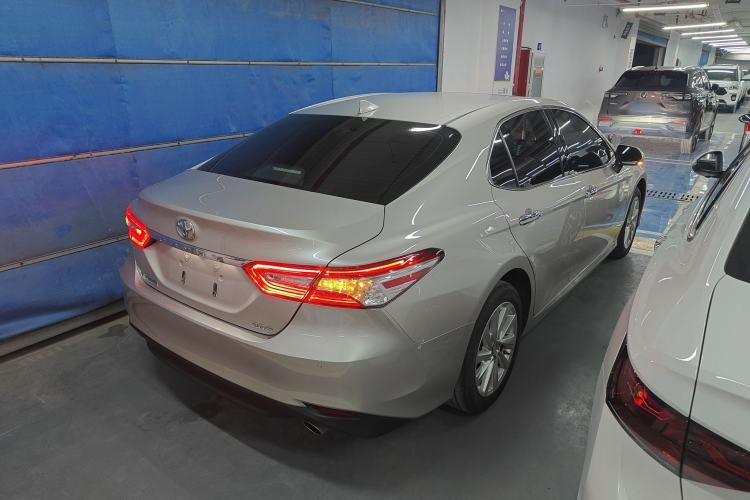 Used Toyota Camry 2021 2.0G Luxury Edition
