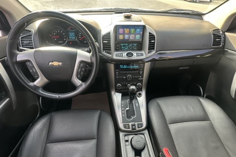 Used Chevrolet Captiva 2015 2.4L 4x4 Flagship Edition 7-Seater
