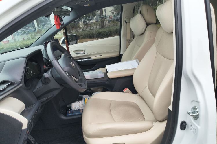 Used Toyota Granvia 2023 2.5L Hybrid Prestige PLUS Edition