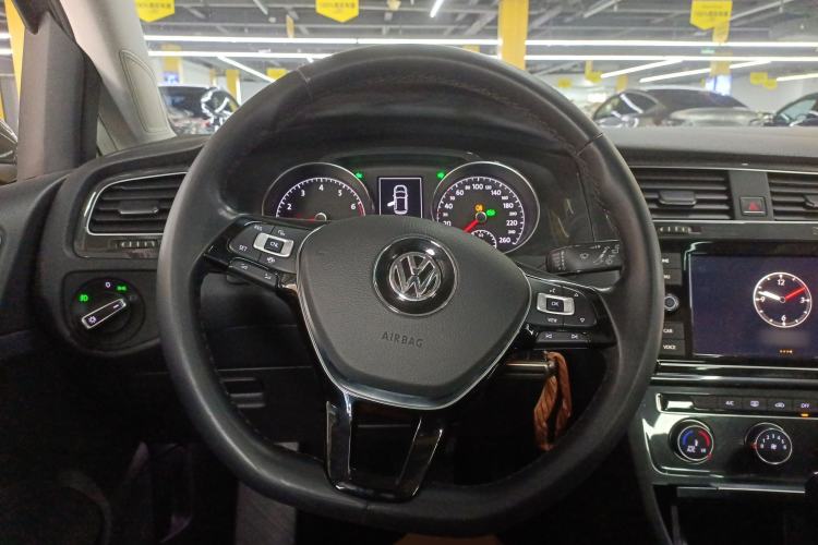 Used Volkswagen Golf 2019 280TSI DSG Comfort Version China VI Standard
