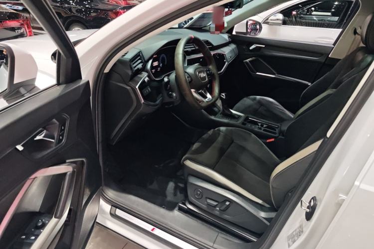 Used Audi Q3 2020 35 TFSI Fashion Dynamic Model
