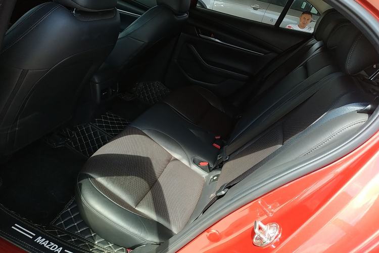 Used Mazda Mazda 3 Axela 2020 1.5L Automatic Luxury Version
