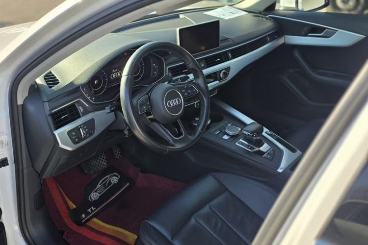 Used Audi A4L 2018 30th Anniversary Edition 40 TFSI Fashion Model
