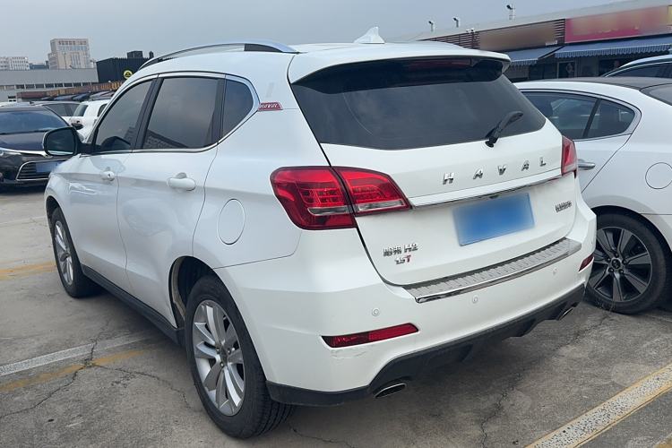 Used Haval H2 2016 Red-Label 1.5T Manual Two-Wheel Drive Luxury Model
