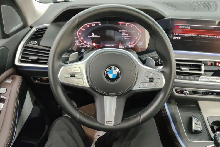 Used BMW X5 2022 xDrive 30Li Luxury M Sport Package
