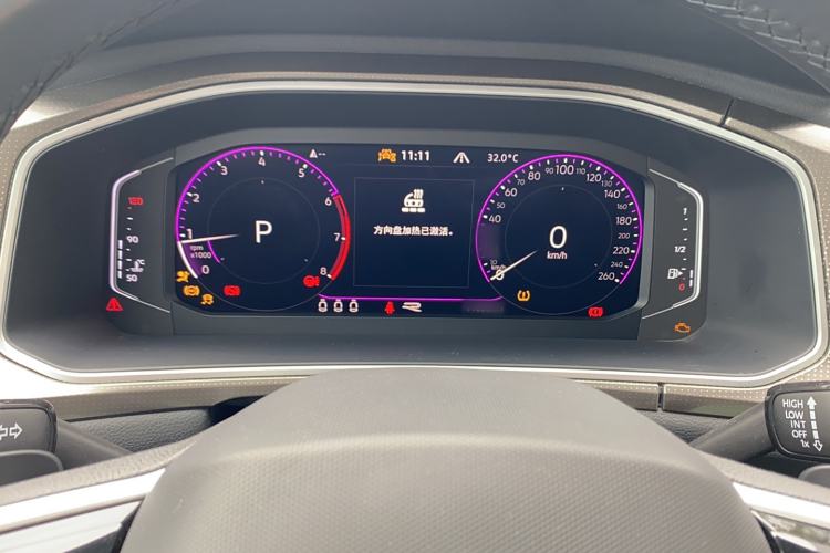 Used Volkswagen T-ROC 2023 300TSI DSG Two-Wheel Drive Starlight Edition
