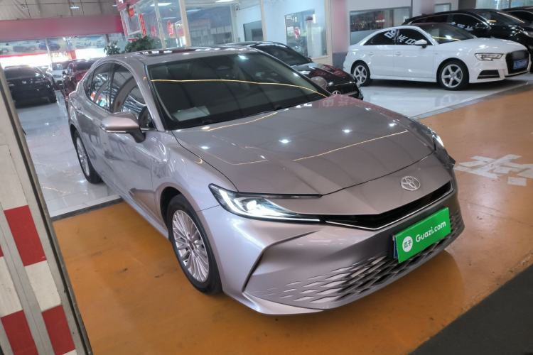 Used Toyota Camry 2024 Dual-Motor 2.0 HGVP Luxury Edition
