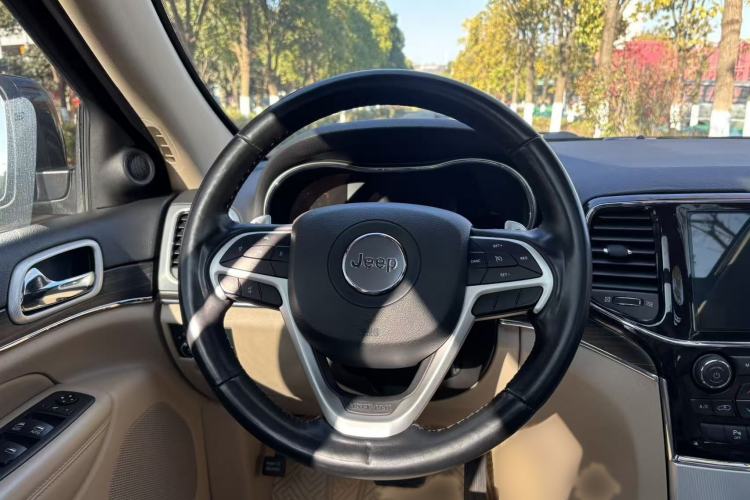 Used  Grand Cherokee 2020 3.0L Elite Navigation Edition
