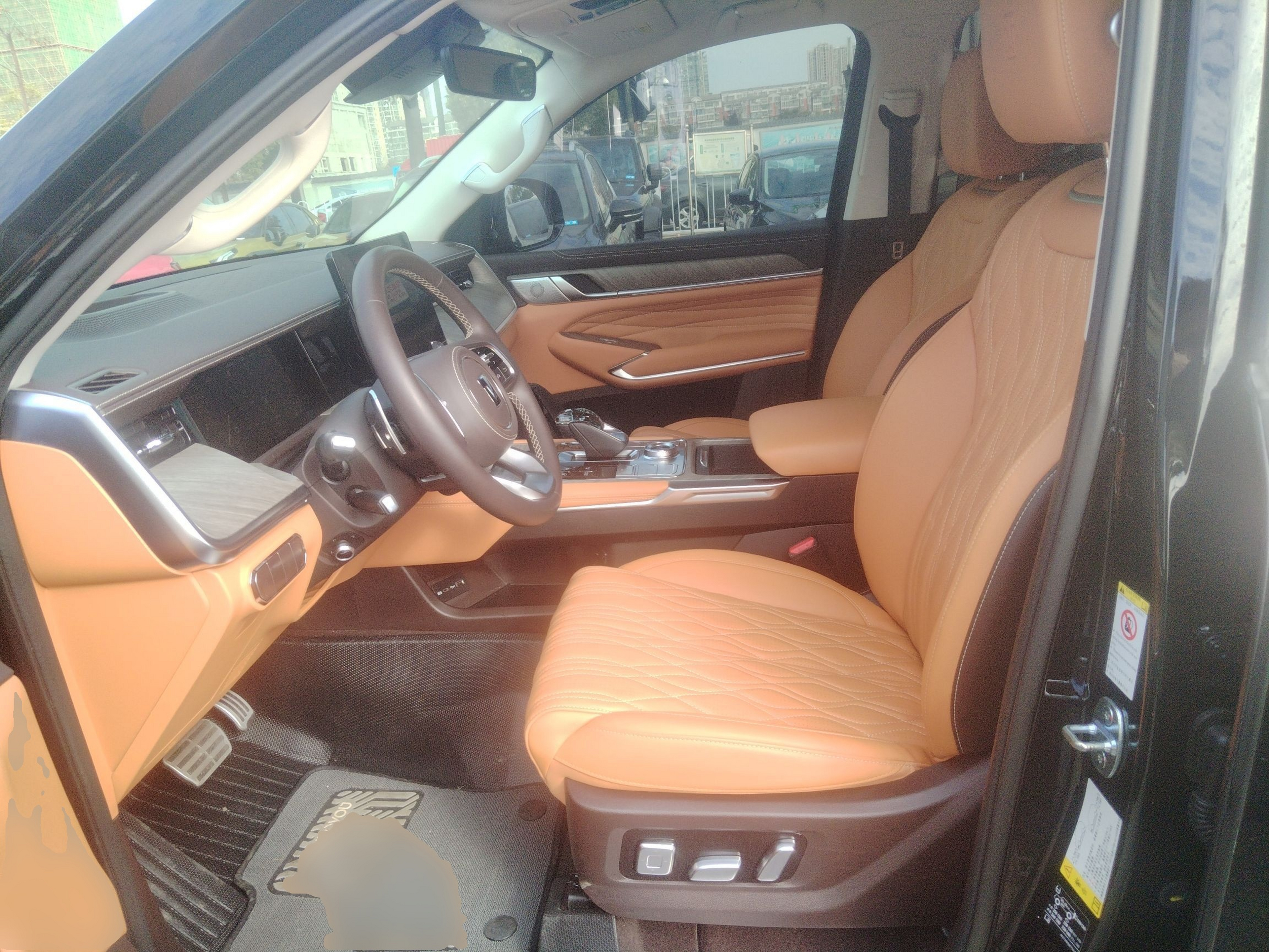 المقاعد الأمامية داخل السيارة