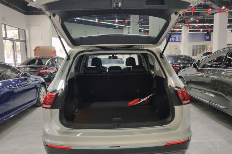 Used Volkswagen Tiguan L 2019 330TSI Automatic Two-Wheel Drive Panoramic Comfort Edition China VI Standard
