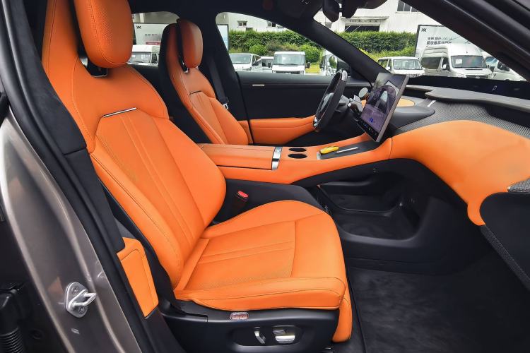 Used  YU7 2025 Ultra-Long Range High-Performance All-Wheel-Drive Max Edition
