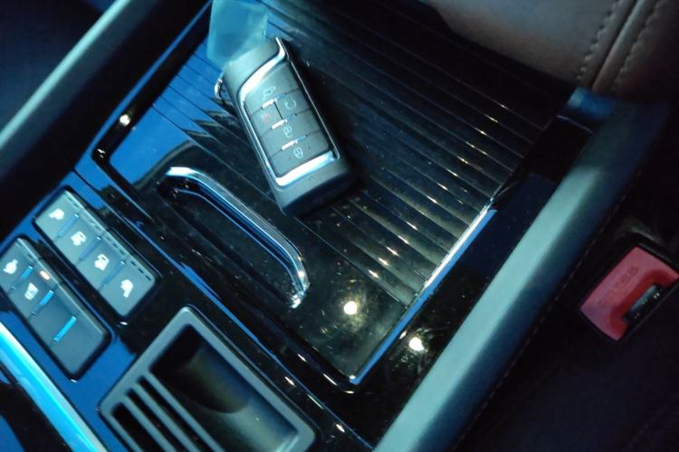 Used GAC Trumpchi GS8 2017 320T Two-Wheel Drive Luxury Smart Connectivity Version (7 Seats)