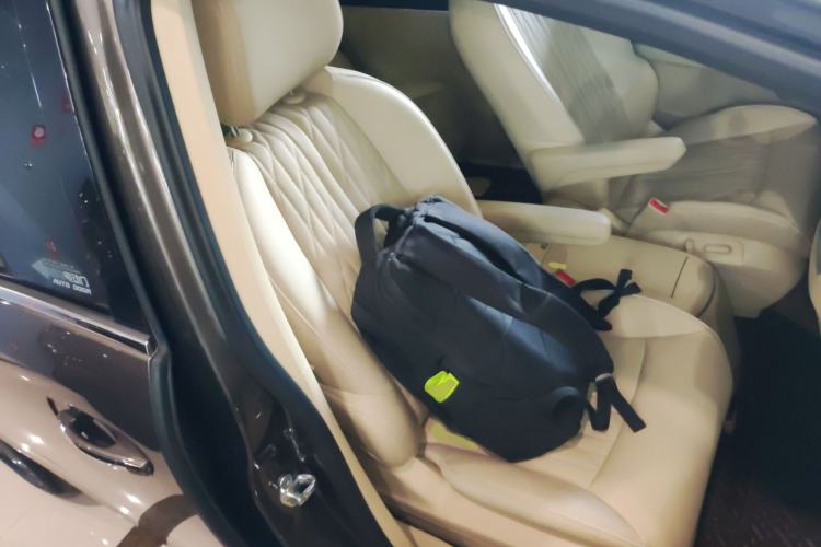 Used Buick GL8 2023 Land Business Class Smart Deluxe Model
