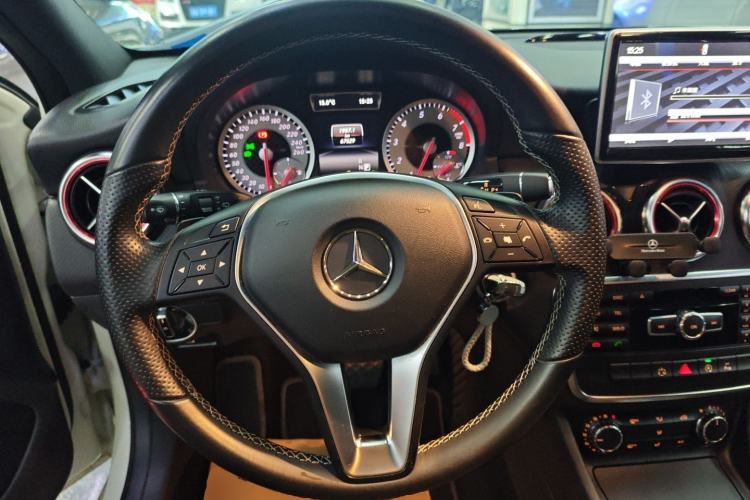 Used Mercedes-Benz A-Class 2015 A 200 Fashion Model
