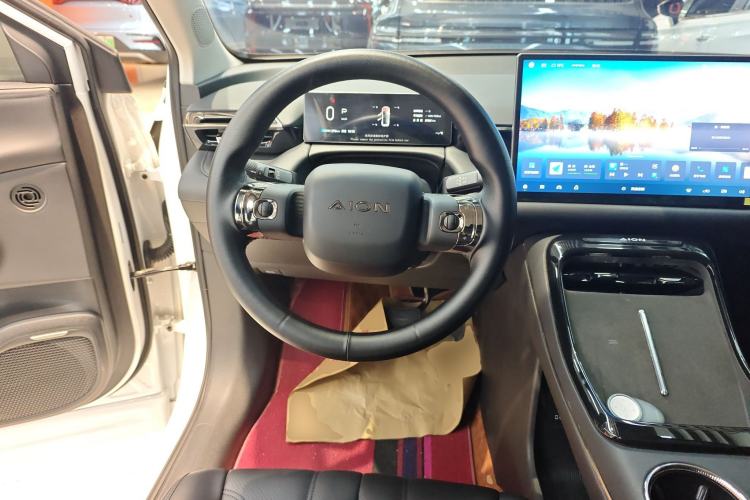 Used AION V 2024 Aion Tyrannosaurus 650 Smart Premium Edition
