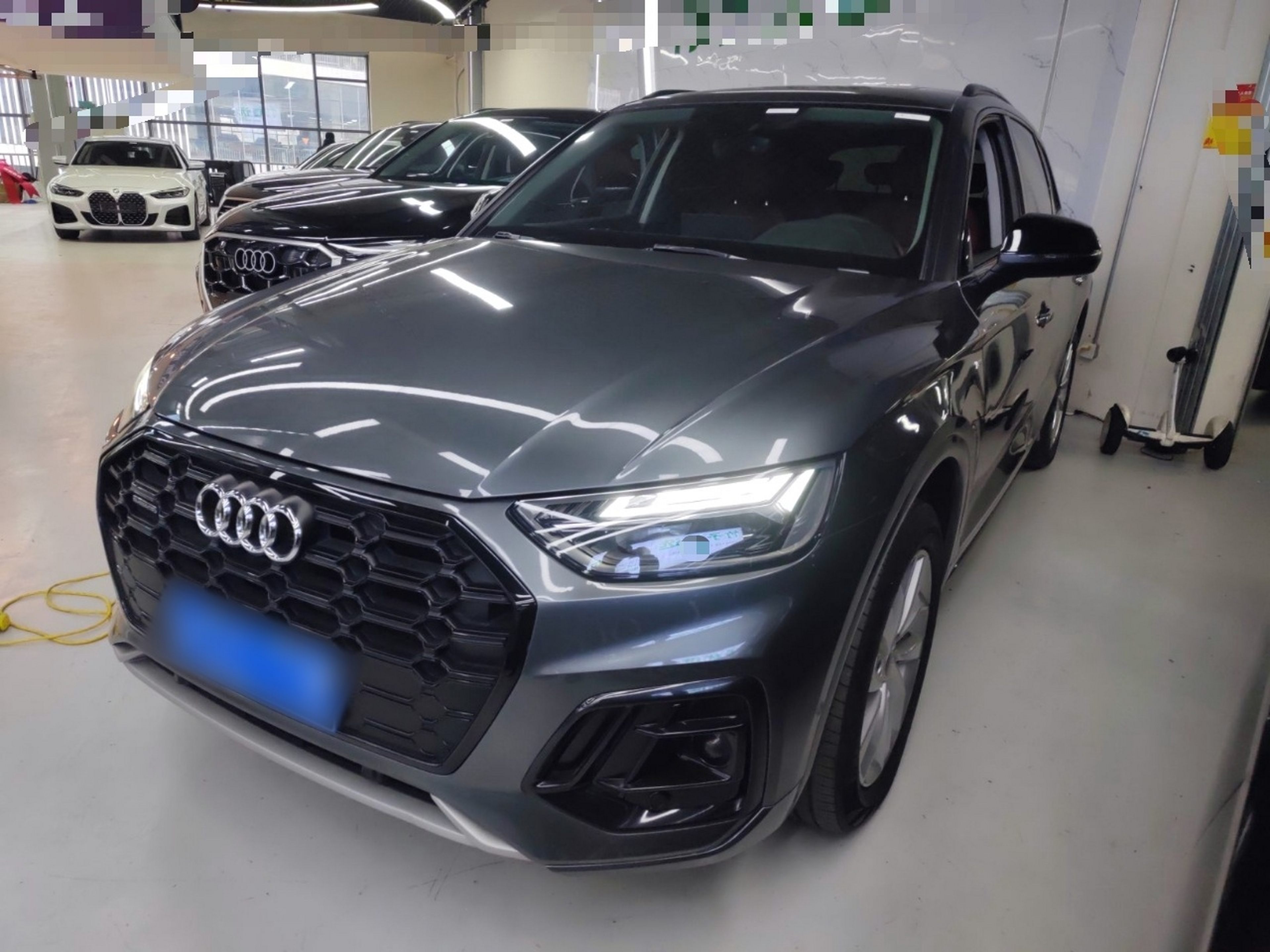 Под передней частью автомобиля