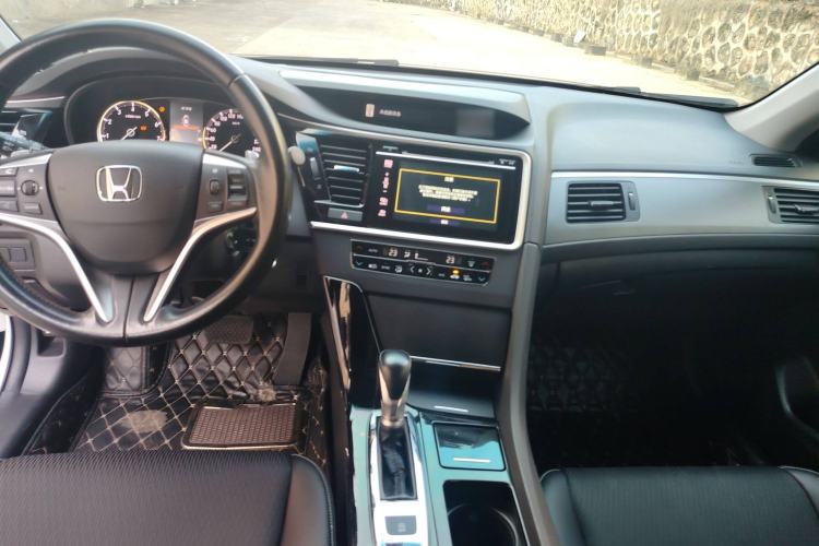 Used Honda Spirior 2015 2.0L Prestige Edition
