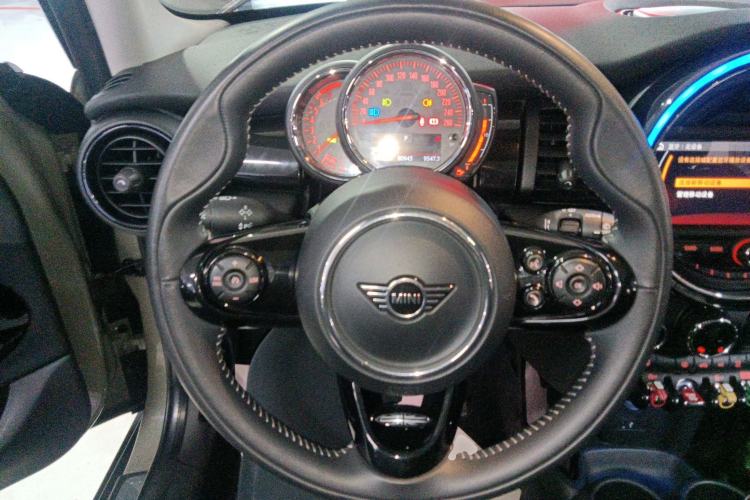 Used  MINI 2020 1.5T COOPER Artist Five-Door Edition
