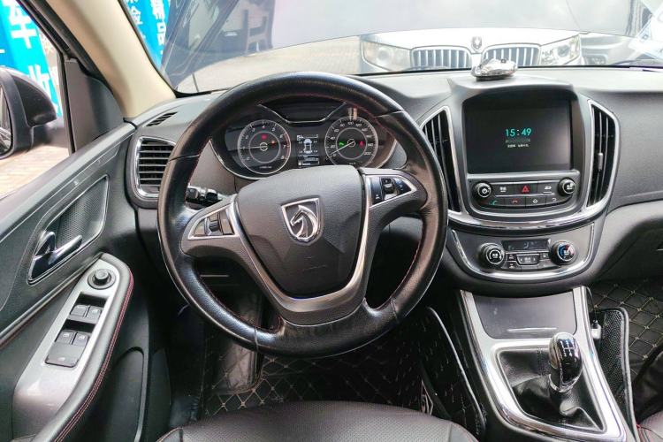Used Baojun 560 2015 1.8L Manual Luxury Model

