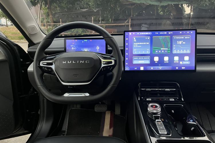 Used Wuling Xingguang 2024 Co-Creation Edition 510 Advanced Model
