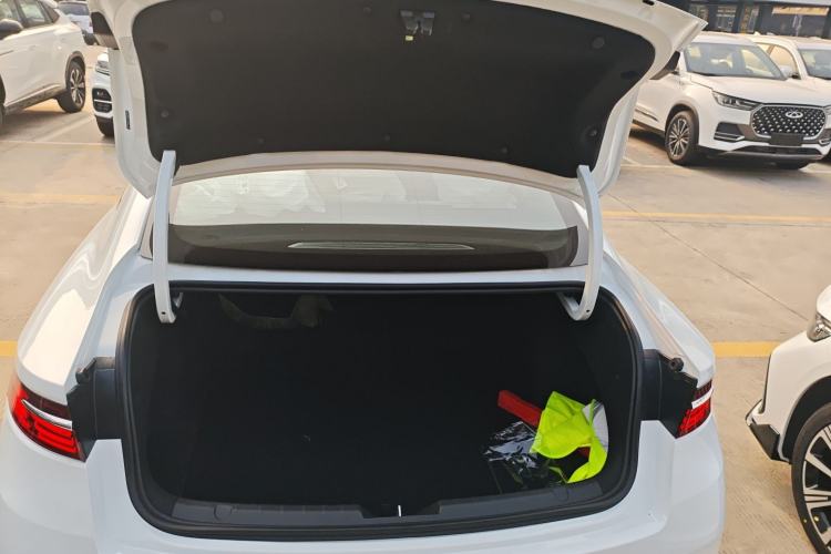 Used Geely Auto Preface 
