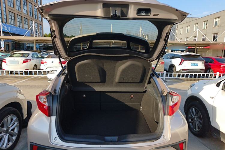 Used Toyota C-HR 2020 2.0L Leading Edition
